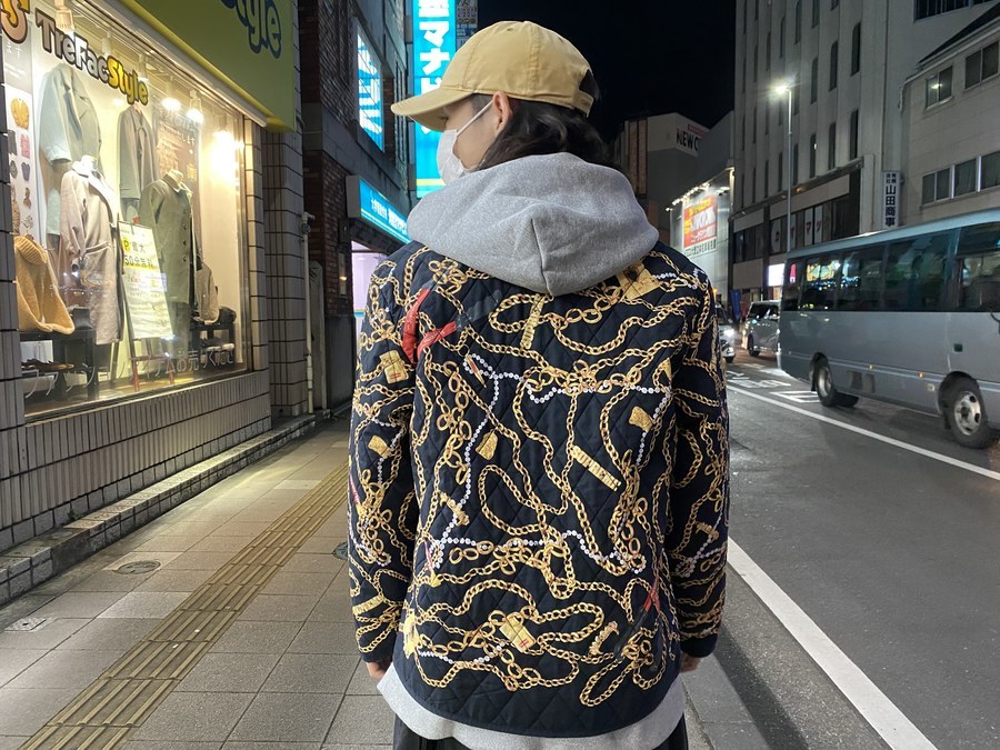 20FW Supreme Chains Quilted Jacketシュプリーム - ブルゾン