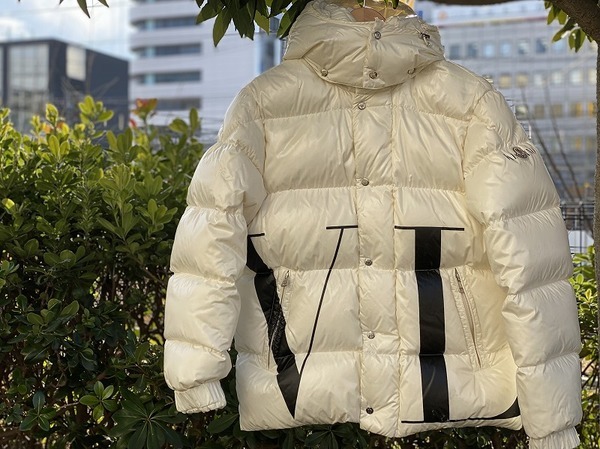 MONCLER×VALENTINO/モンクレール×ヴァレンティノよりVLTNロゴダウン