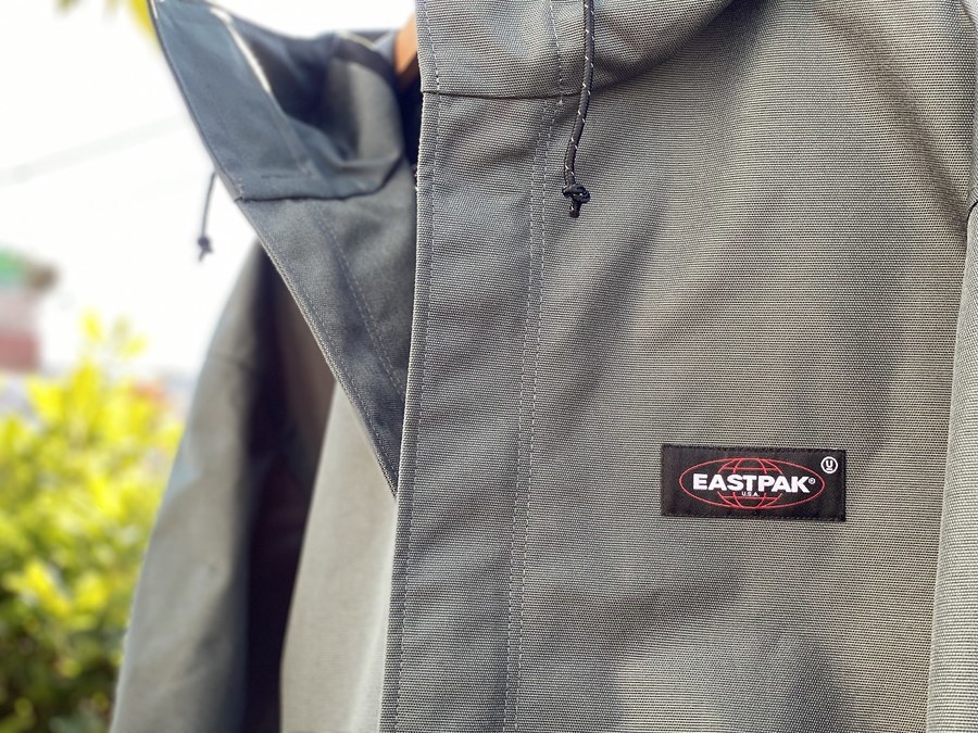 UNDERCOVER エコバッグフーデッドコート Undercover - Undercover x Eastpak ポケットコート | HBX