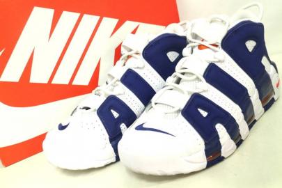 「NIKE AIR MORE UPTEMPOのNIKE 」