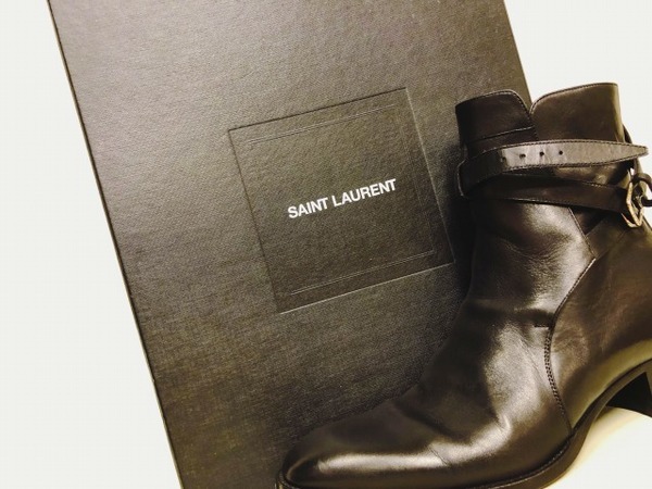 「レアアイテムのSaint Laurent Paris 」