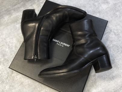 「ラグジュアリーブランドのSaint Laurent Paris 」