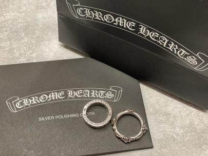 「ラグジュアリーブランドのCHROME HEARTS 」