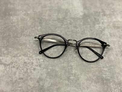 「レアアイテムのOLIVER PEOPLES 」