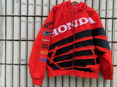 「ストリートブランドのSupreme×Honda×Fox Racing 」