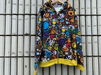 「ストリートブランドのA BATHING APE 」