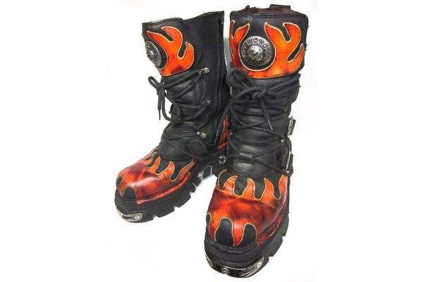 バンドマン必見のミュージシャン愛用ブランド》NEWROCK（ニューロック