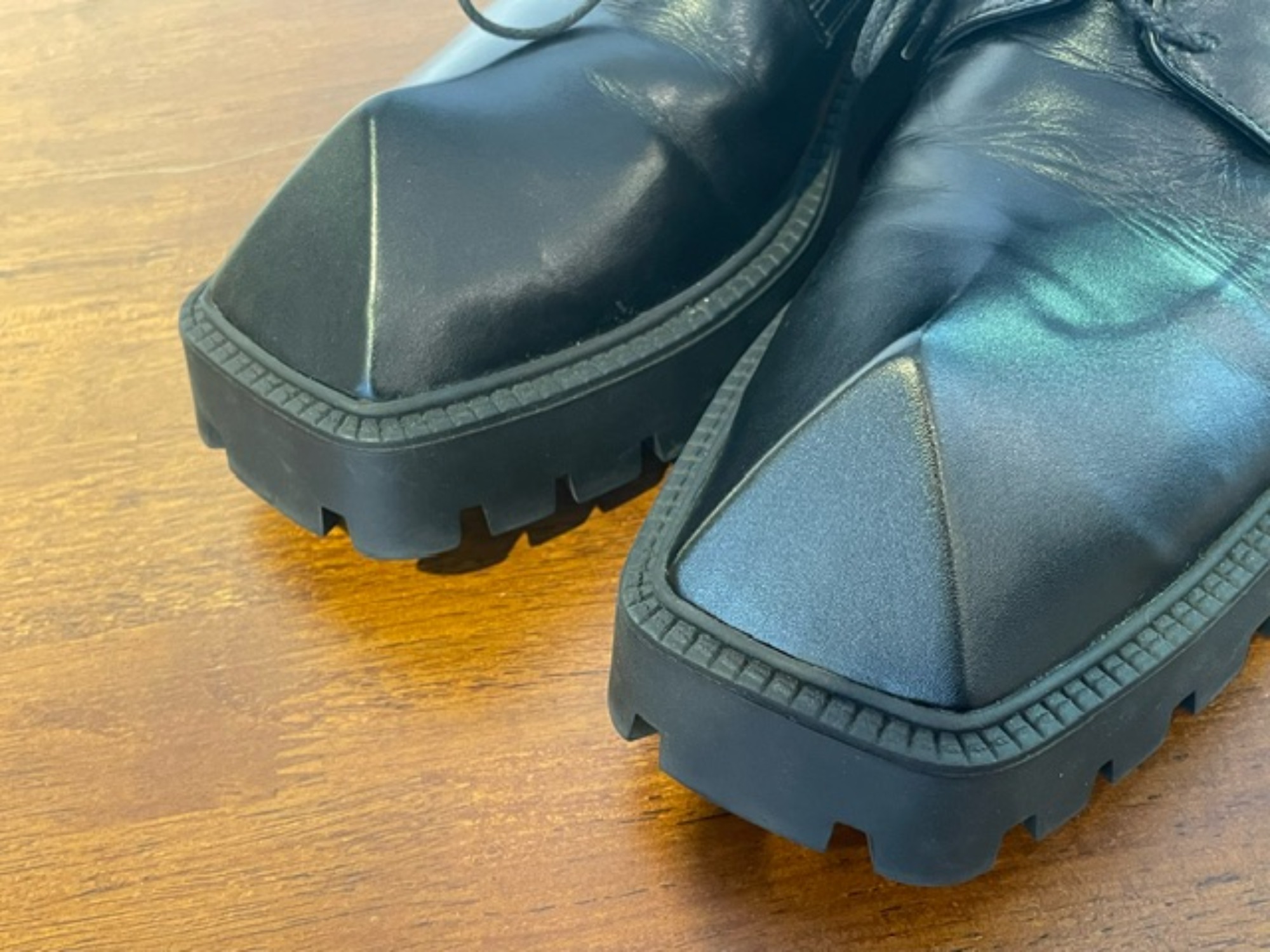 BALENCIAGA バレンシアガ BBロゴ金具付き リムダービーシューズ