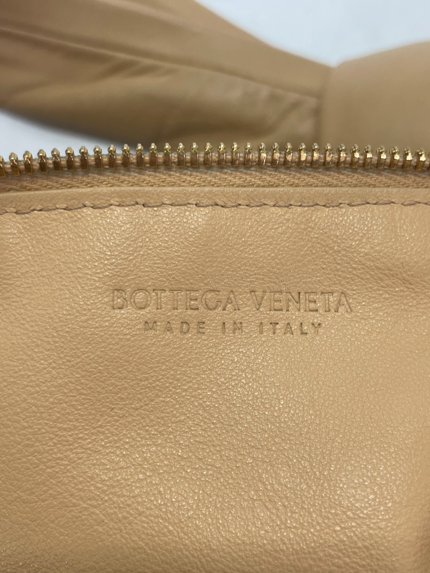BOTTEGA VENETA/ボッテガベネタ】のダブルノットミニハンドバッグが