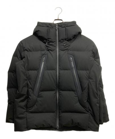「アウトドアブランドのDESCENTE ALLTERRAIN 」