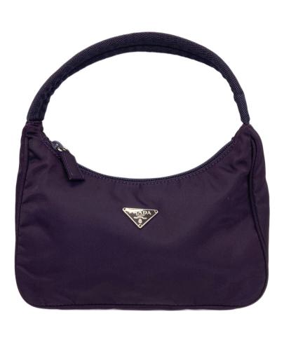 「ラグジュアリーブランドのPRADA 」
