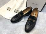 Gucci グッチ よりawの新作入荷 Paridaウェブ インターロッキングg付きメンズタッセルローファー が入荷致しました 10 14発行
