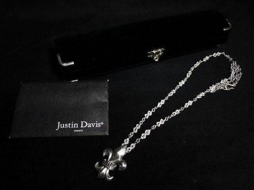 シルバーブランドのアクセサリー