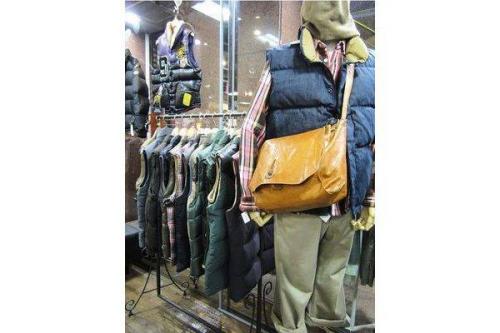 モンクレールのスタッフコーデ