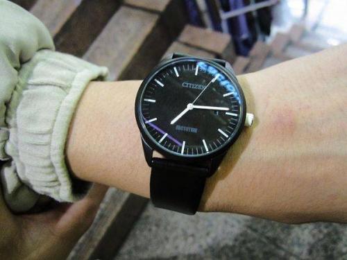 ジャケットの腕時計