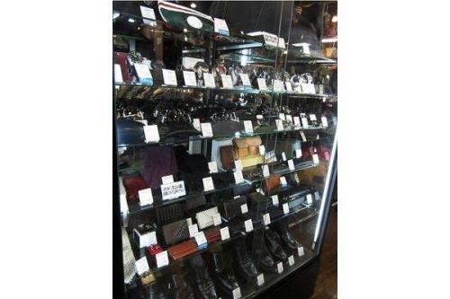 小物のブランド古着屋