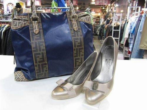 クロエのミュウミュウ