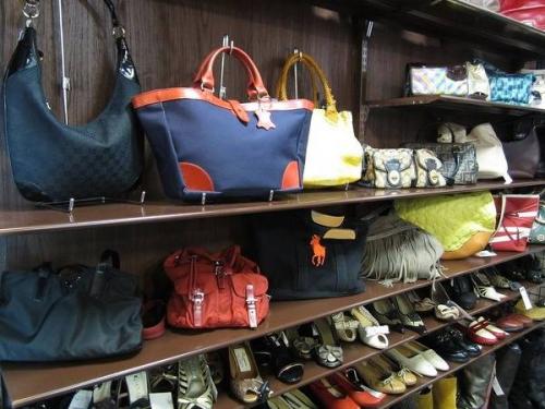 キャリア系のダウンコート