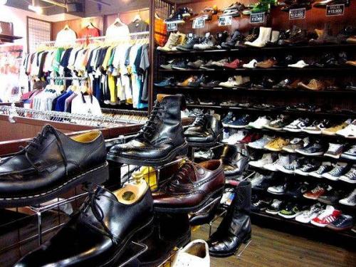 靴のチャッカブーツ