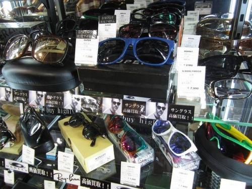 古着のサングラス