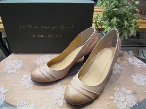 アトリエブルージュのパンプス