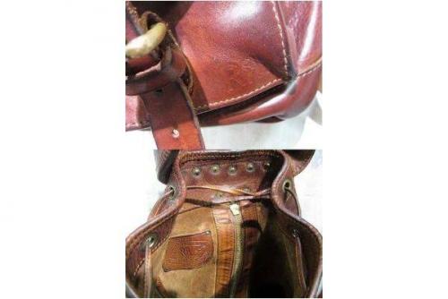 レザーのバックパック