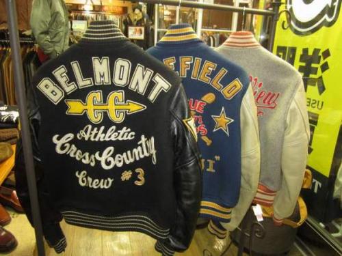 トップスのスタジアムジャンパー