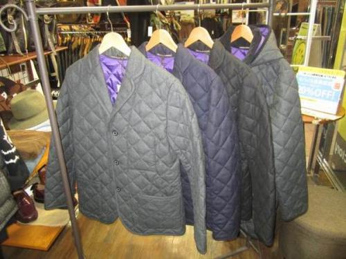 トップスのダウンジャケット