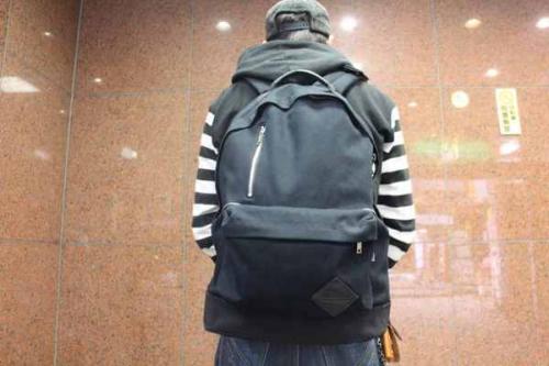 KRIS VAN  ASSCHEのリュック