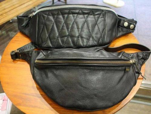 メンズのウエストバッグ