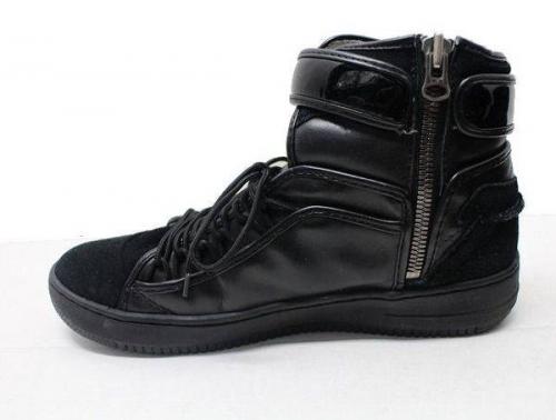 WHITE FLAGSのハイカットスニーカー