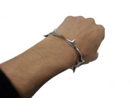 シルバーアクセサリーのバングル