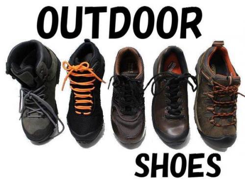 アウトドアのシューズ
