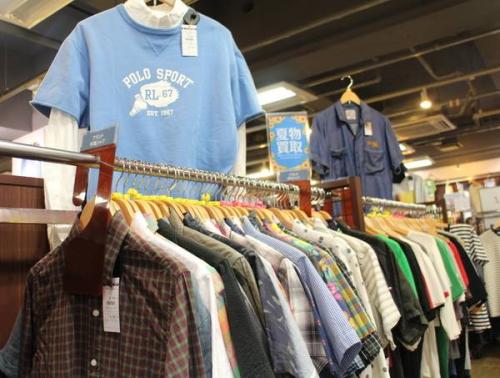 半袖シャツの古着