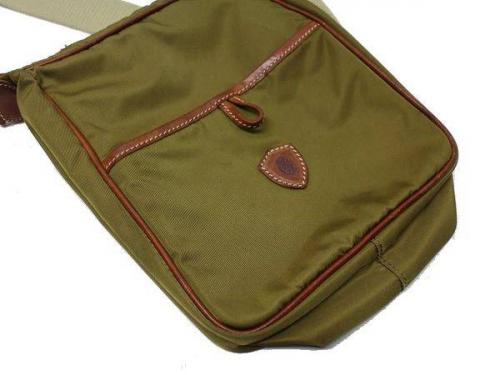 フェリージのブランド古着