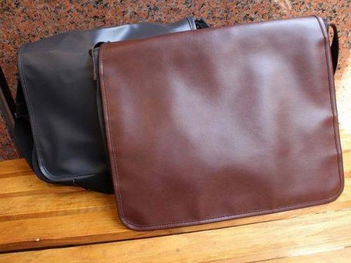 BEAMSの吉田カバン