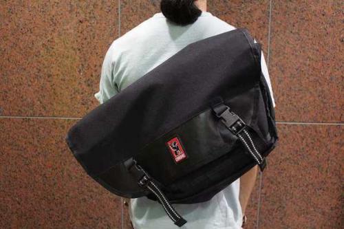 バッグのメッセンジャーバッグ
