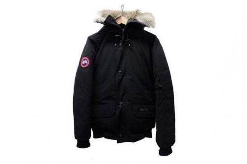 ダウンジャケットのカナダグース