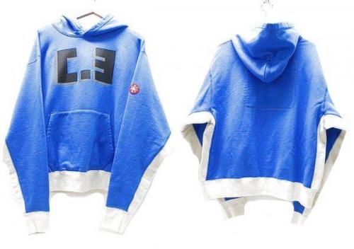 シーイーのパーカー