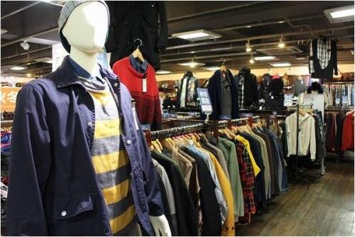 スウェットのパーカー