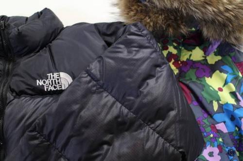 ダウンジャケットのモンクレール