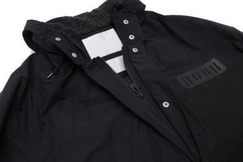 カーゴパンツのホワイトマウンテニアリング