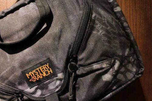 ブリーフケースの新迷彩