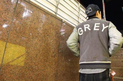 トムブラウンのトムグレイ