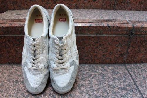 オニツカタイガーのアシックス