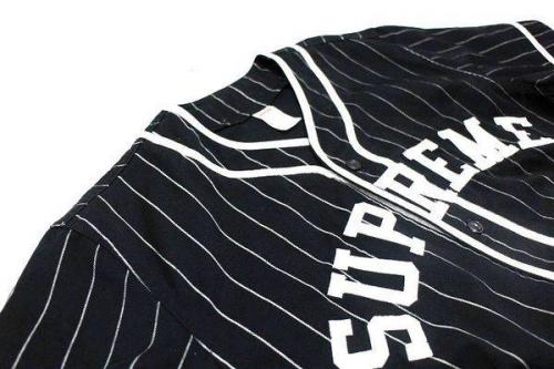 シュプリームのSUPREME