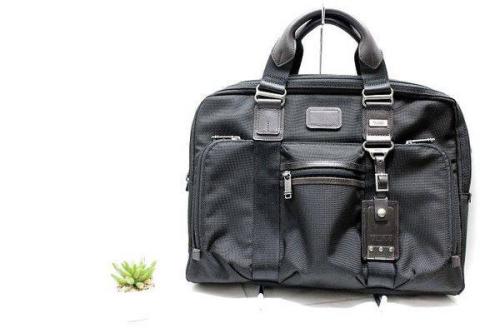 トゥミのブリーフケース