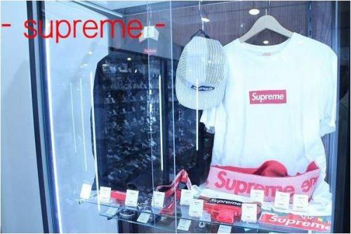 メンズのトップス