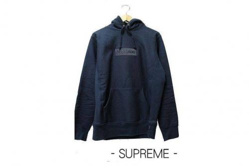 パーカーのSUPREME