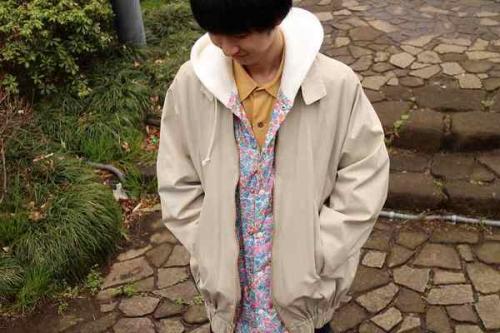 トップスのブルゾン